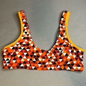 NWOT Patterned Bikini Top 🌈